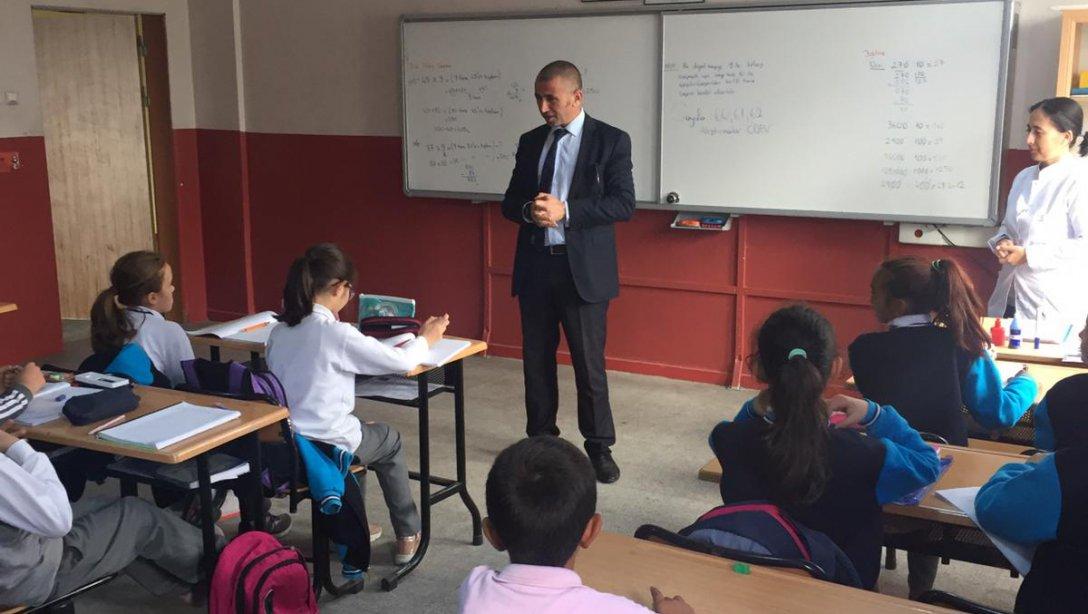 İlçe Milli Eğitim Müdürümüz Sayın Bünyamin Yılmaz Cumhuriyet Ortaokulunu Ziyaret Etti
