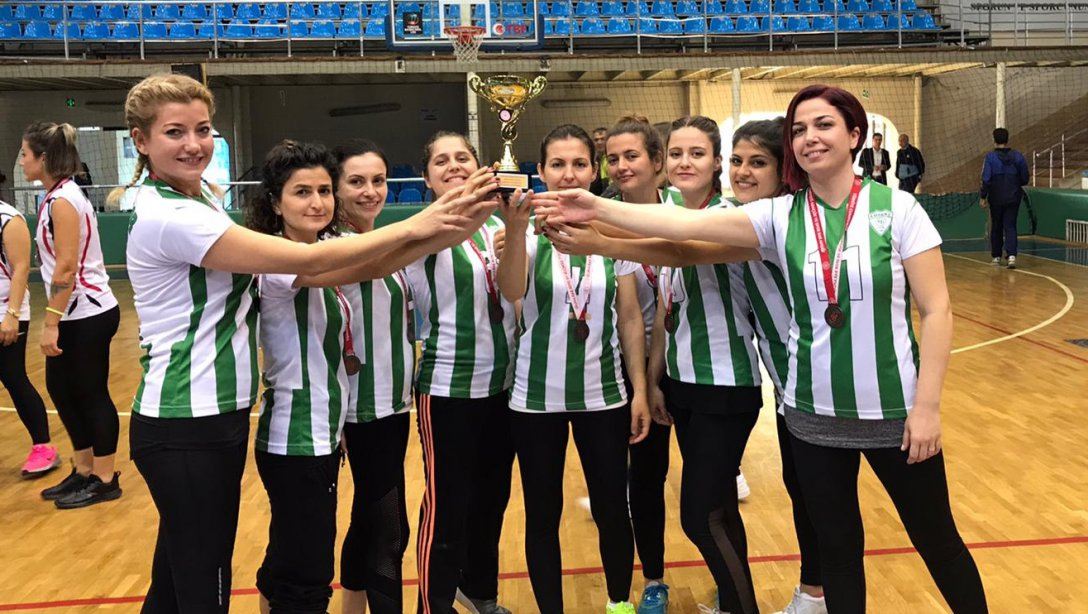Türkiye Öğretmenler Kupası Müsabakalarında Kadın Voleybol Takımımız İl 3. sü Oldu